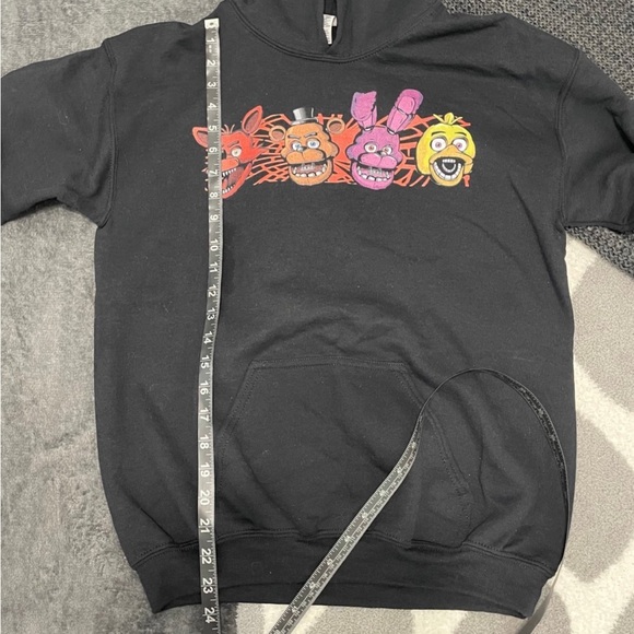 Five nights at Freddy’s hoodie sweater - Picture 4 of 6